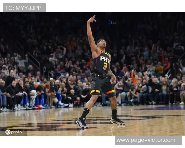 太阳三分火力全开56投22中创赛季新高万箭齐发展现强大实力